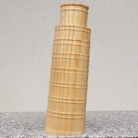 Schiefer Turm von Pisa aus Esche und Olive, 7 x 22,5 cm