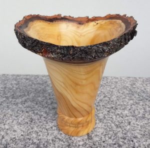 Vase aus altem Marillenholz, 14 x 15 cm
